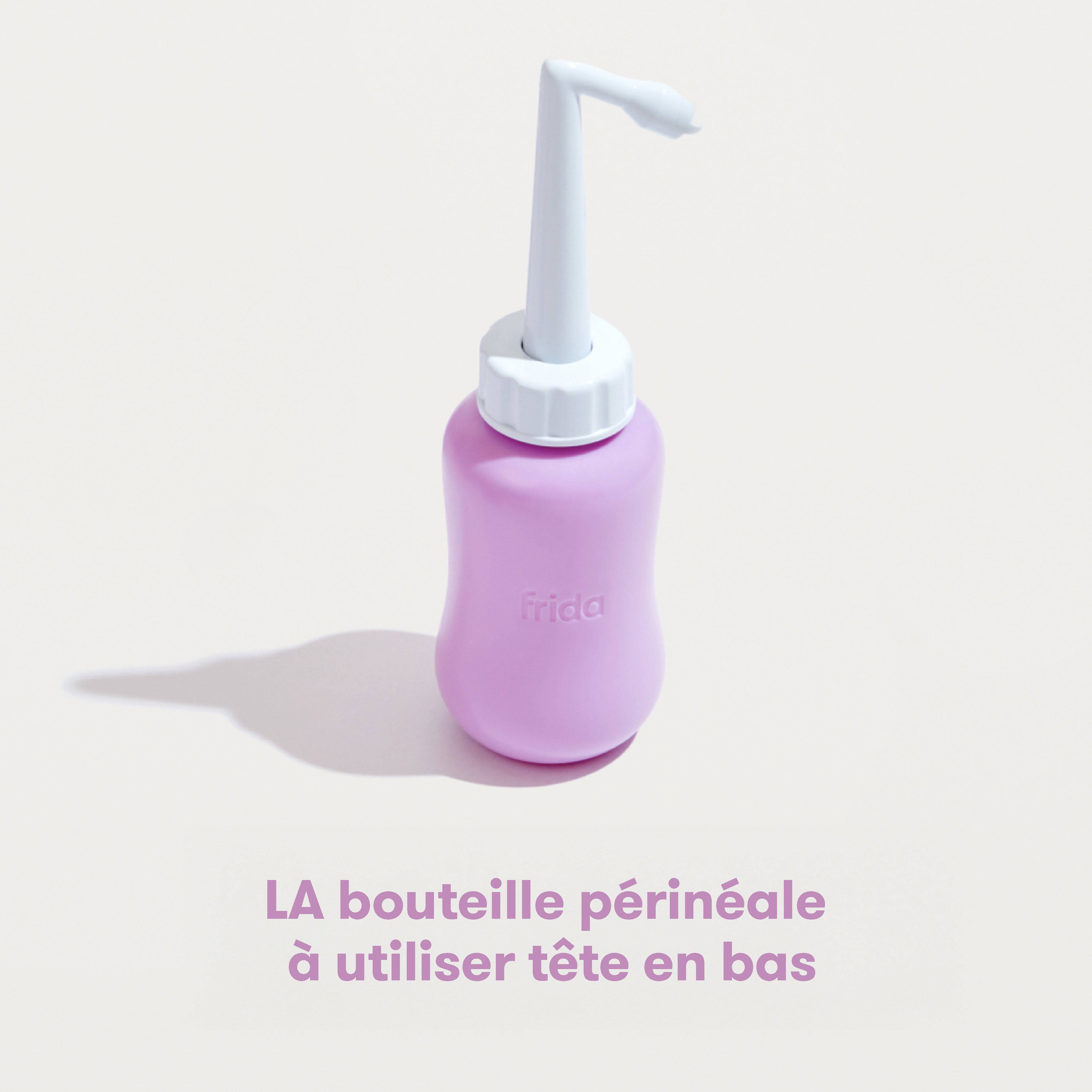 Bouteille de lavage périnéale renversée