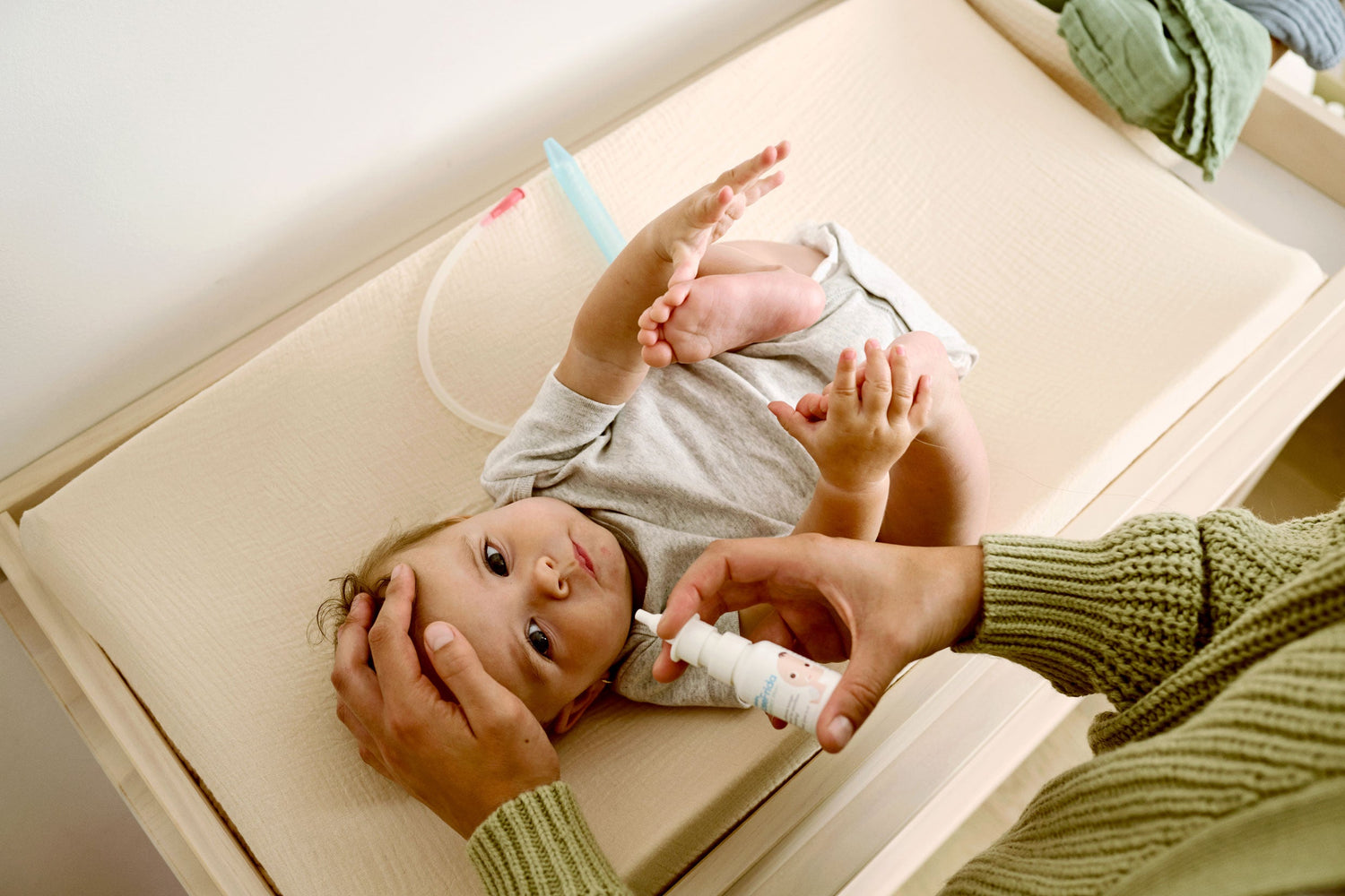Zoom sur le Kit Baby Basics de Frida Baby : l’essentiel pour bien démarrer avec bébé.